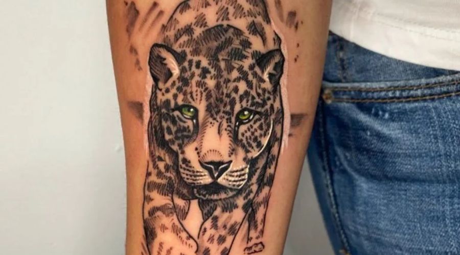 Tatuaje de tigre elaborado por Tatuador Laura