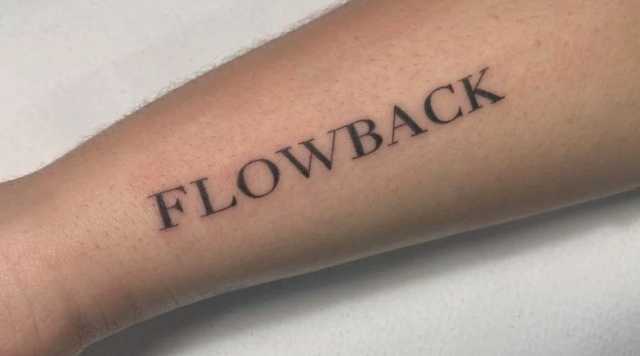 Tatuaje simple de palabras elaborado por Tatuador Beis