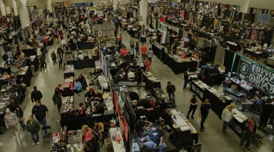 Convención de tatuajes, sitio donde artistas se reúnen a mostrar su talento