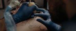 Artista del tatuaje profesional