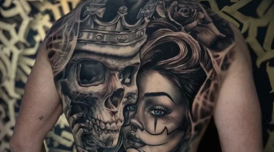 Increíble pieza artista en la espalda elaborada por el Tatuador Cebaztatt